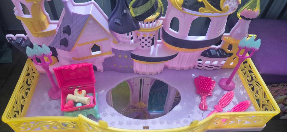 Zamek my Little Pony Canterlot