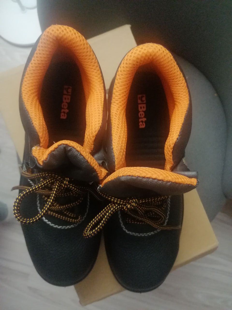 Nowe buty robocze Beta