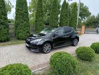 Toyota Yaris hybryda przebieg 18.000km mega wersja grzane fotele