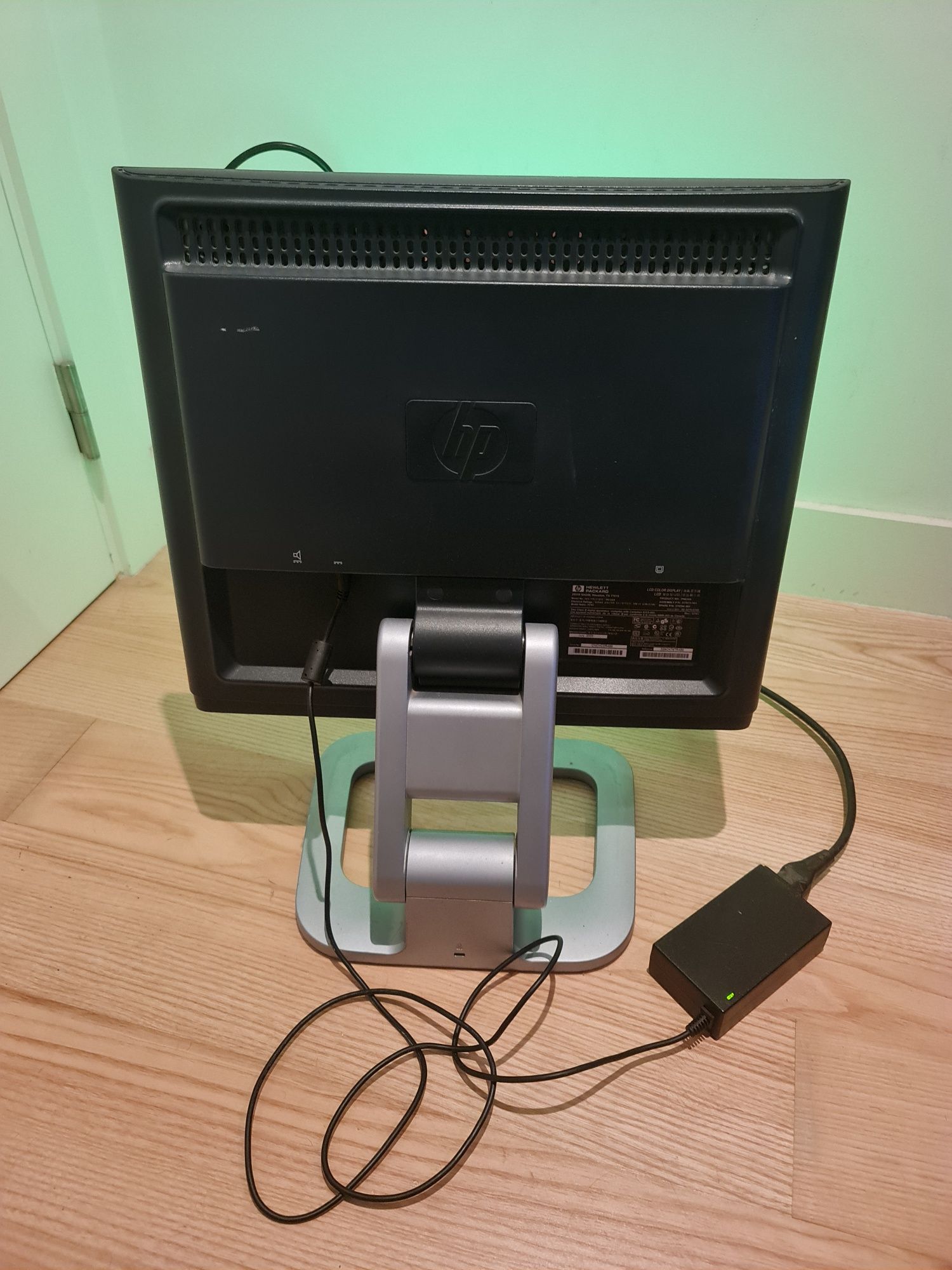 Monitor computador HP pavilion f1703