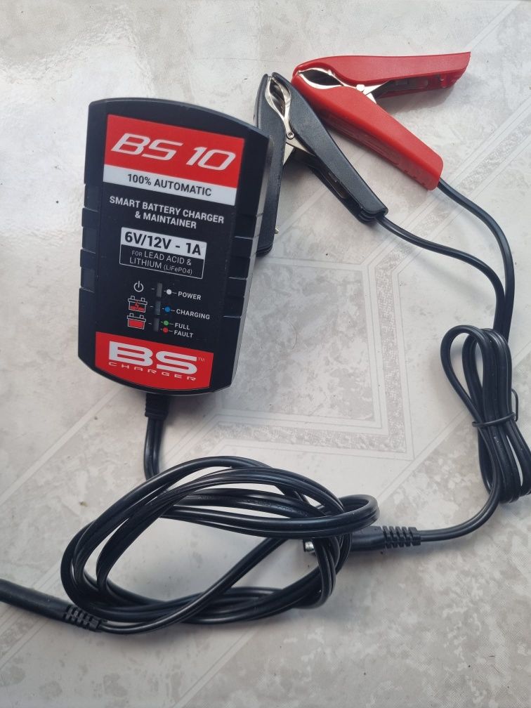 Carregador de bateria Zontes