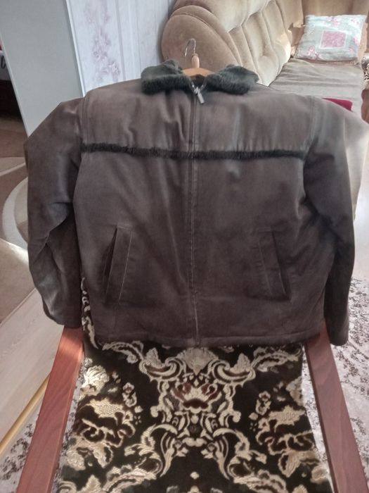 Продам мужскую теплую куртку бу 50-52раз