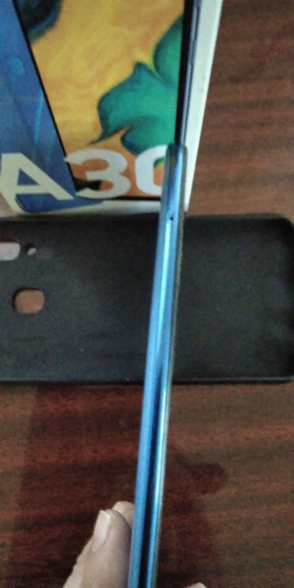 Продам телефон Samsung a30