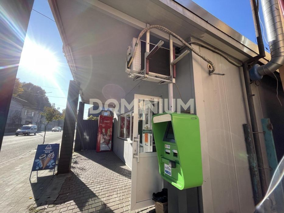 Продається комерція в місті Хуст по центральній дорозі