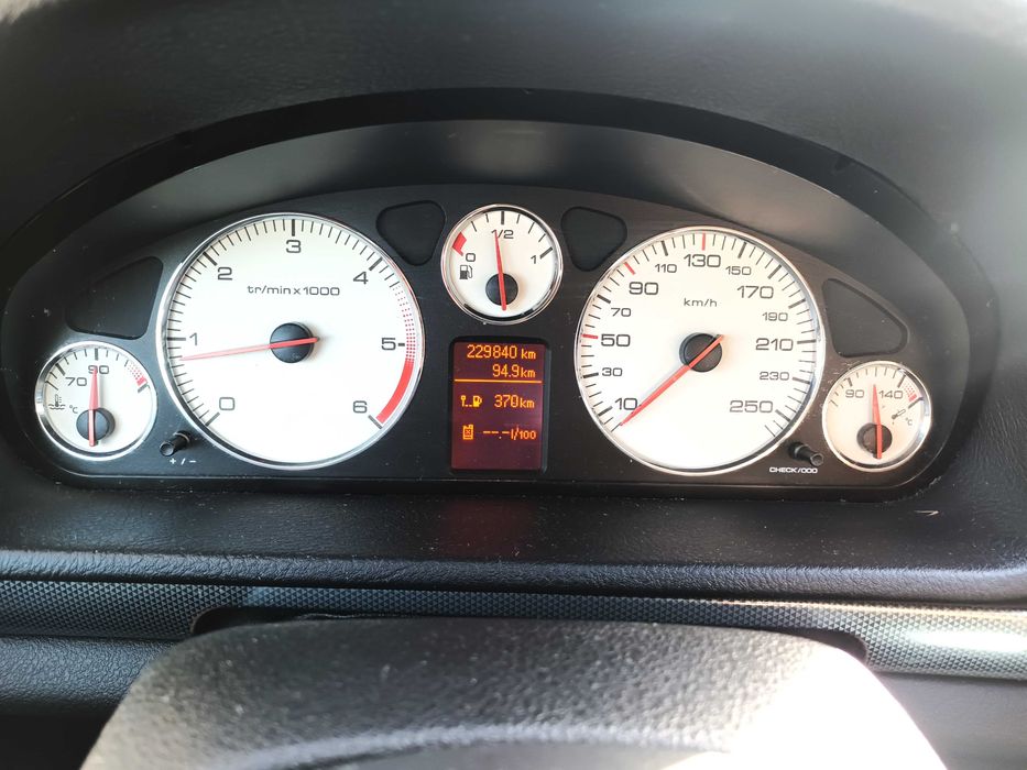 Peugeot 407 SW 1.6 HDI A/C Impecável
