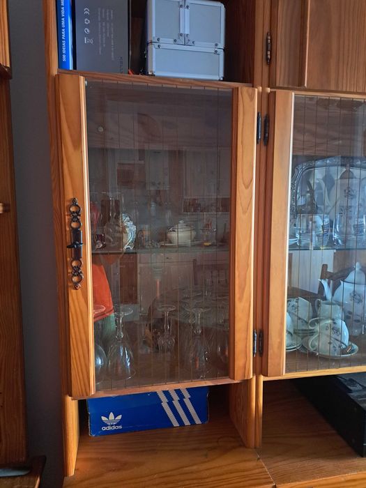 3 Armários para sala de jantar com vitrine