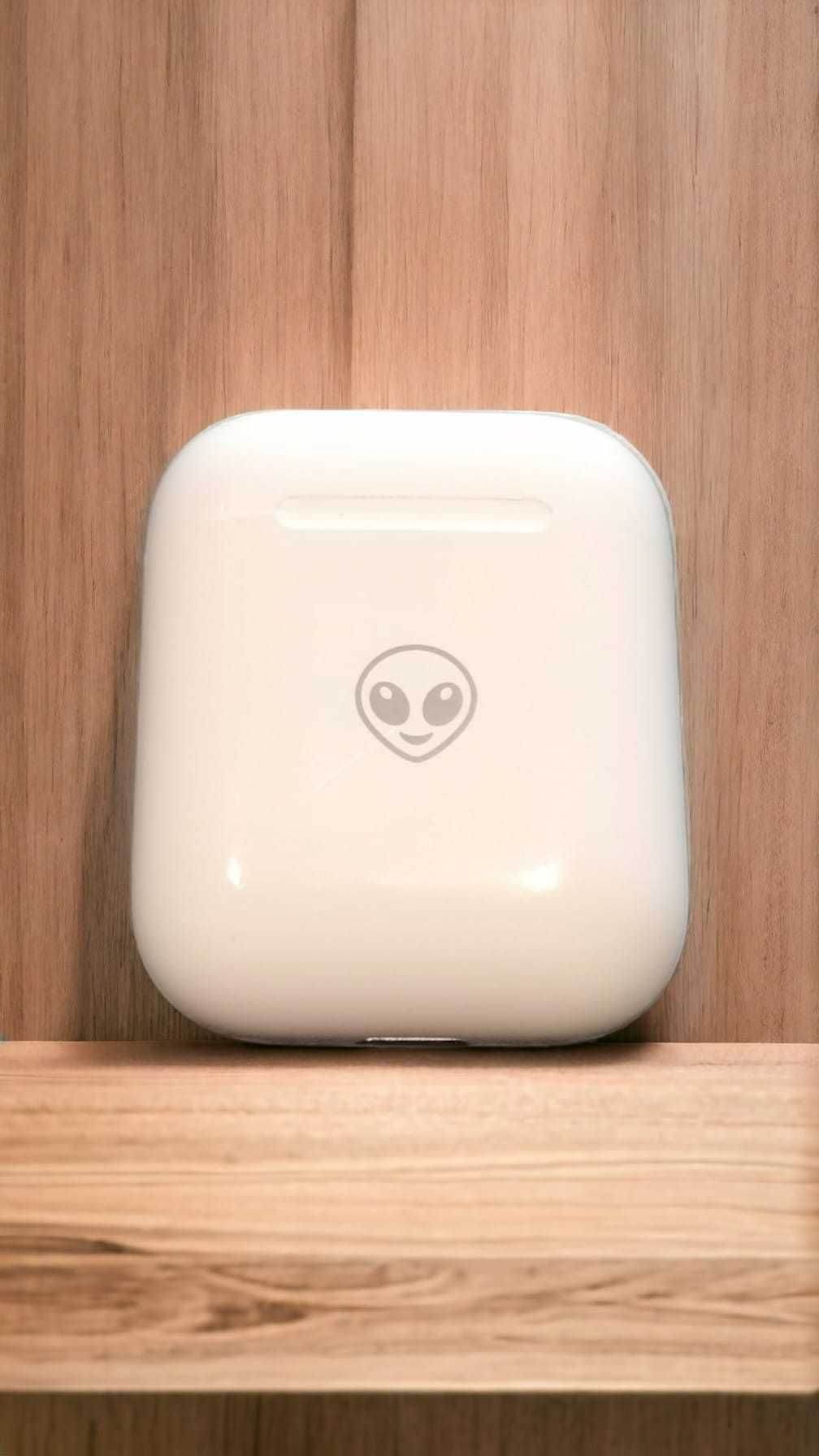 Airpods 1st Alien Emoji Gen c/ capa