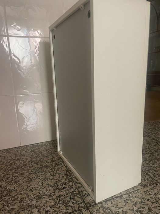 Armário com espelho casa de banho