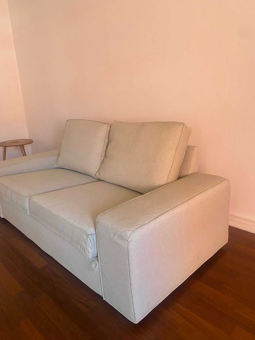 Sofá Ikea de 2 lug. linha Kivik