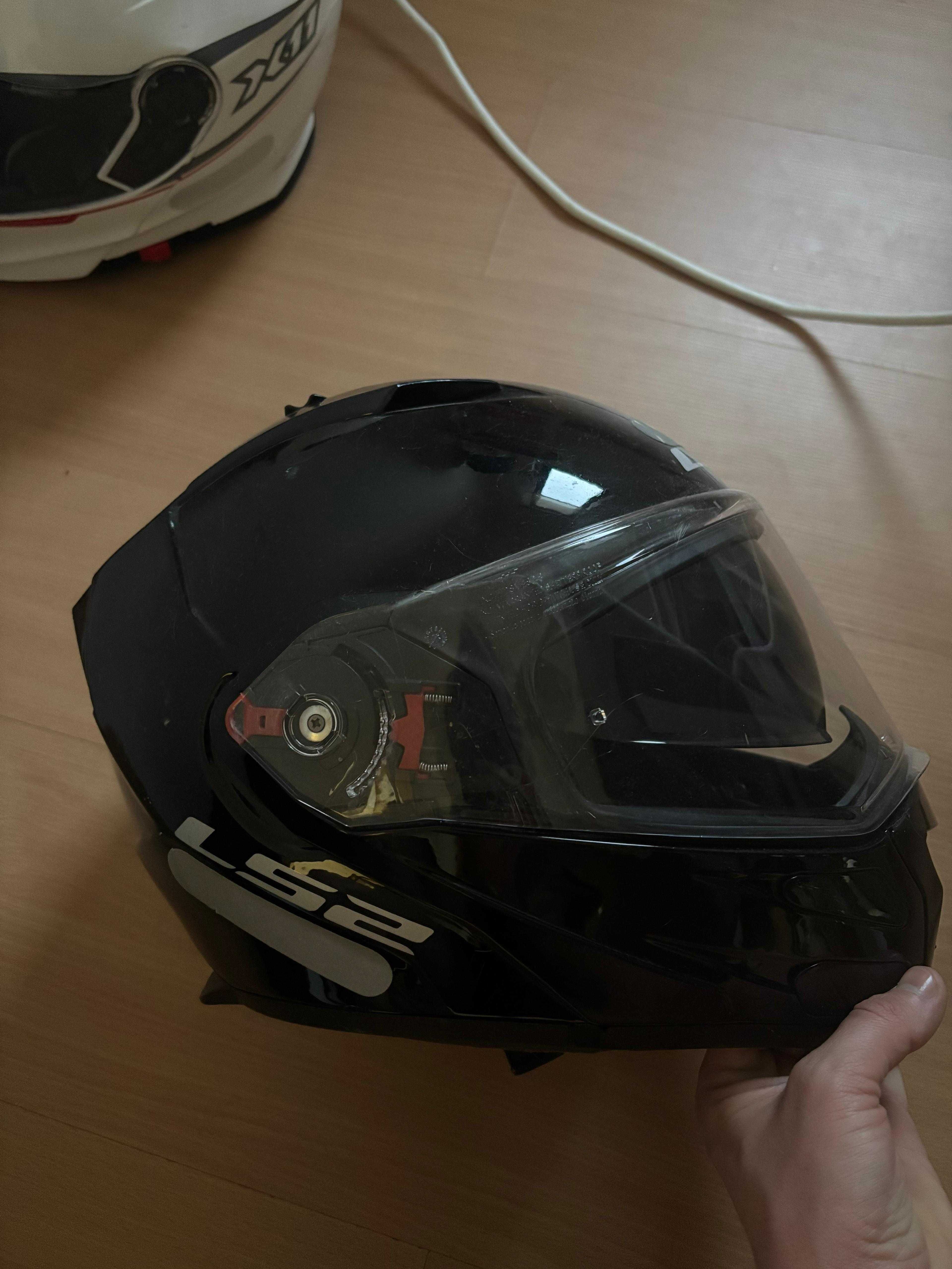 Vendo capacetes em ótimo estado. Pouco tempo de uso