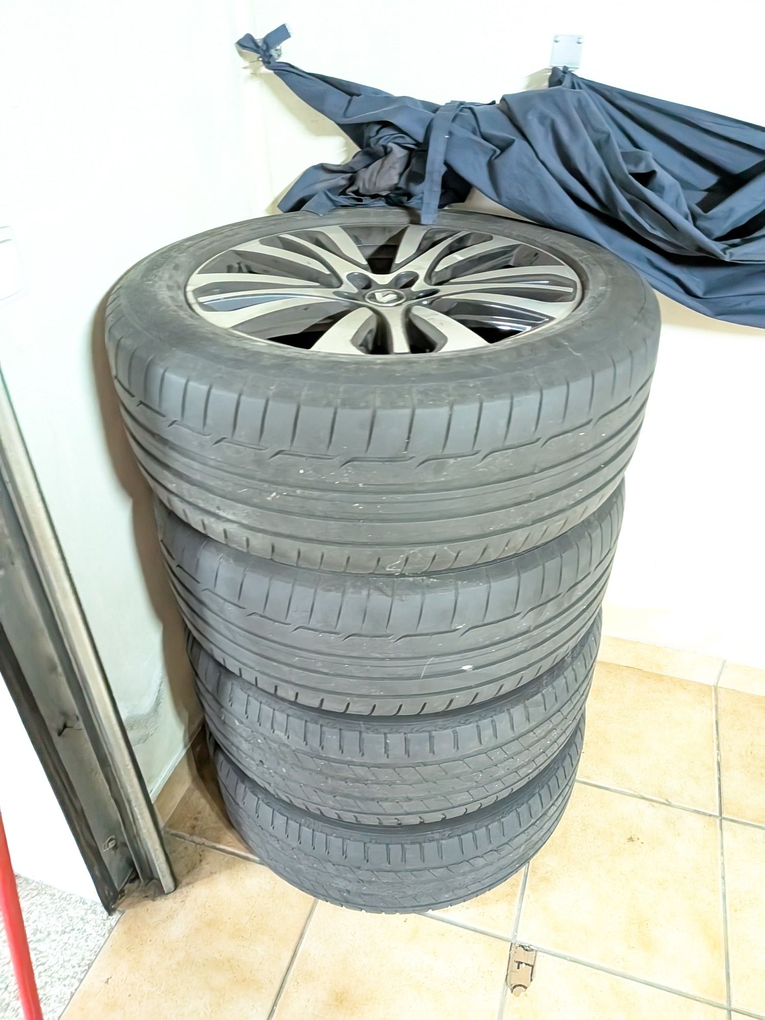 *Conjunto de Jantes 19" com Pneus Michelin – Excelente Oportunidade!*