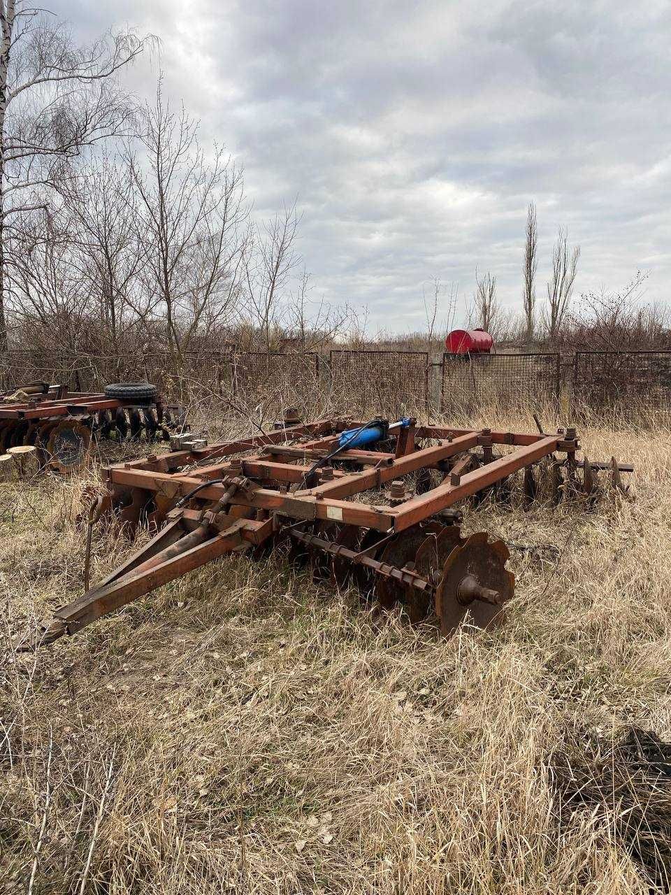 Агрегати для обробітку грунту: БДТ-3. БДТ-7. БМШ-15.Культиватори.Плуги