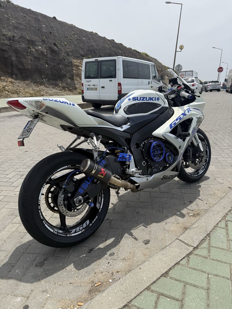 Gsxr 750 de 2012  k8 k9 l0 NACIONAL!