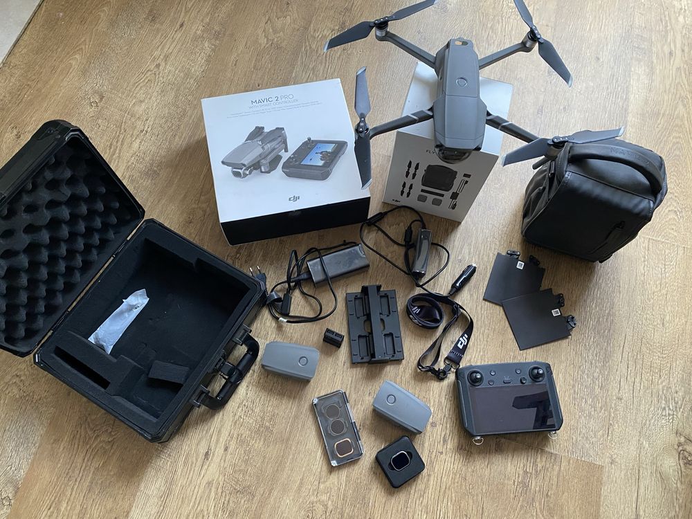DJI Mavic 2 PRO z Smart Controller + Fly More Kit
