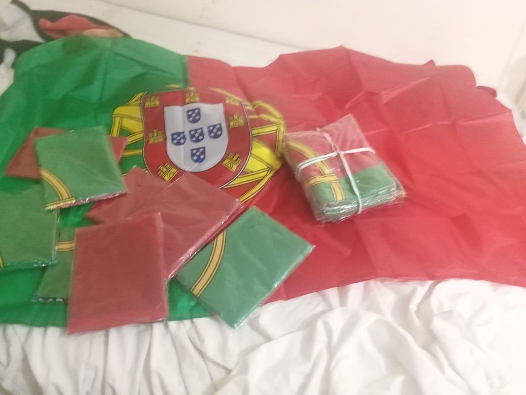 Bandeiras enormes de Portugal com as medidas 1,50 X 0.90