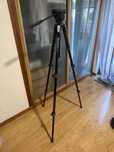Tripé Manfrotto 055 com cabeça de vídeo MVH500AH + Cabeça de foto bola