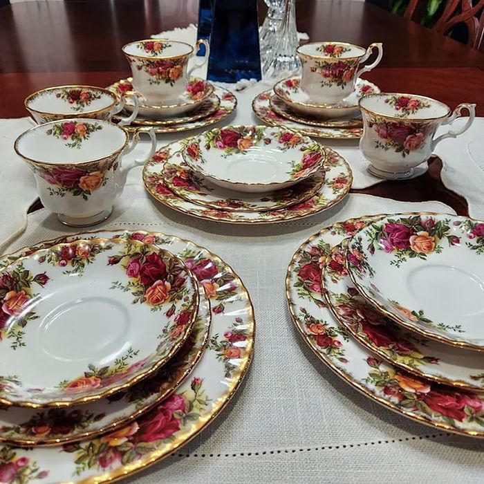 Serviços Royal Albert Old Country Roses - jantar, chá e café