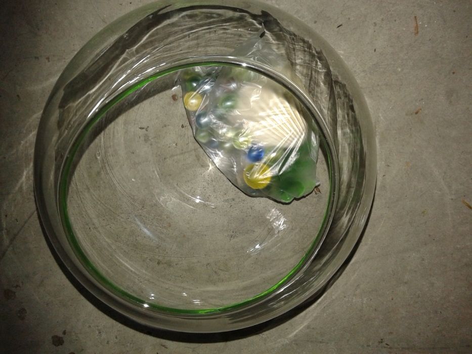 Vendo Aquário p/ Peixes