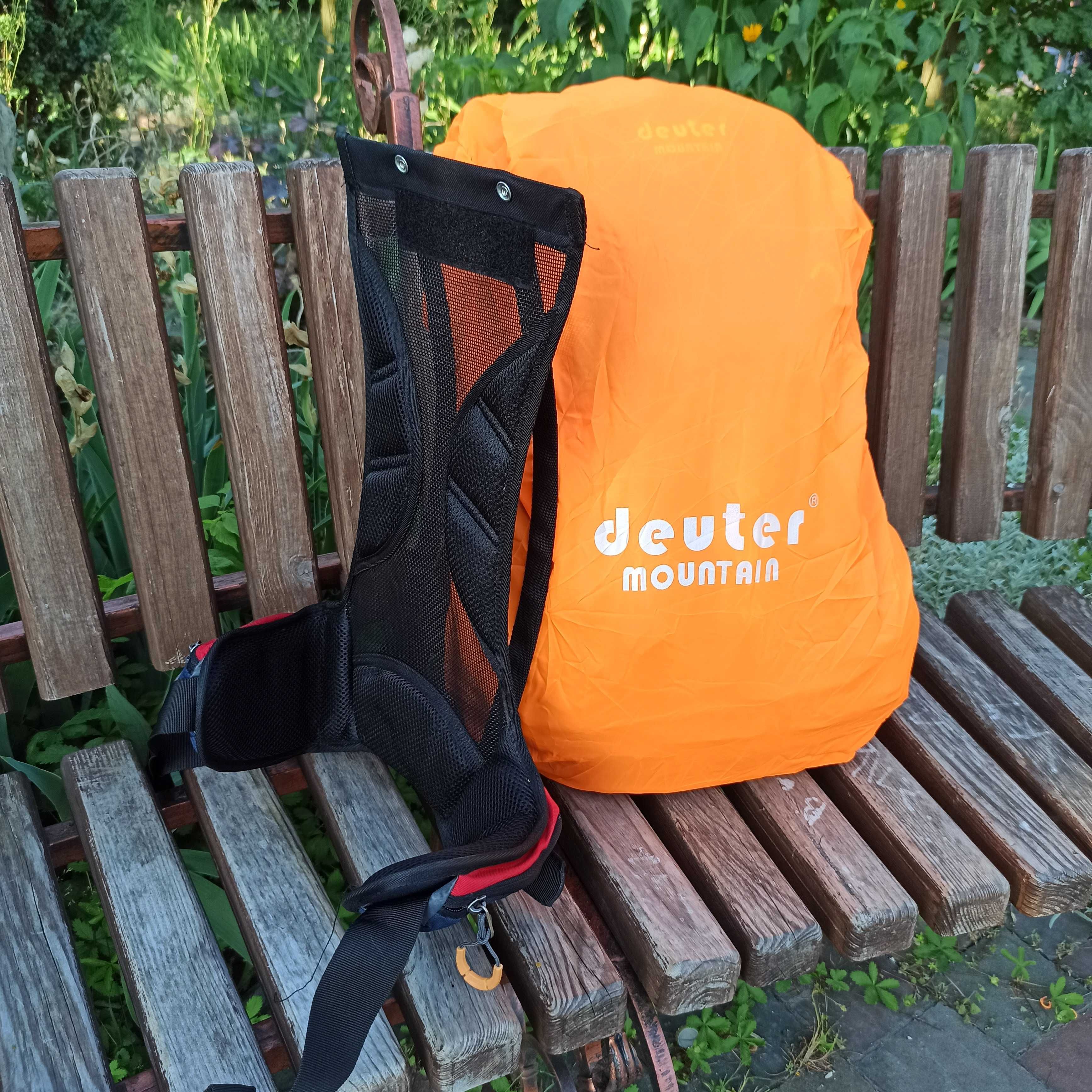 трекинговый рюкзак DEUTER Mountain с каркасной спинкой