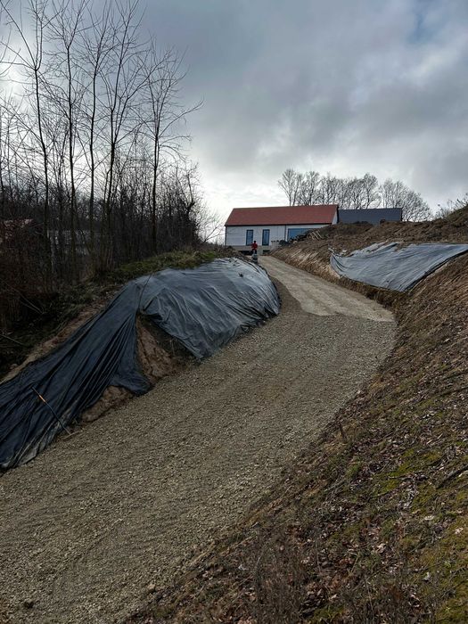 Usługi Koparką i koparko-Ładowarką, Transport Wywrotką, Prace Ziemne