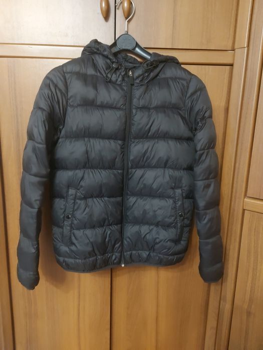 Продам 2 женские  куртки.Размер М.