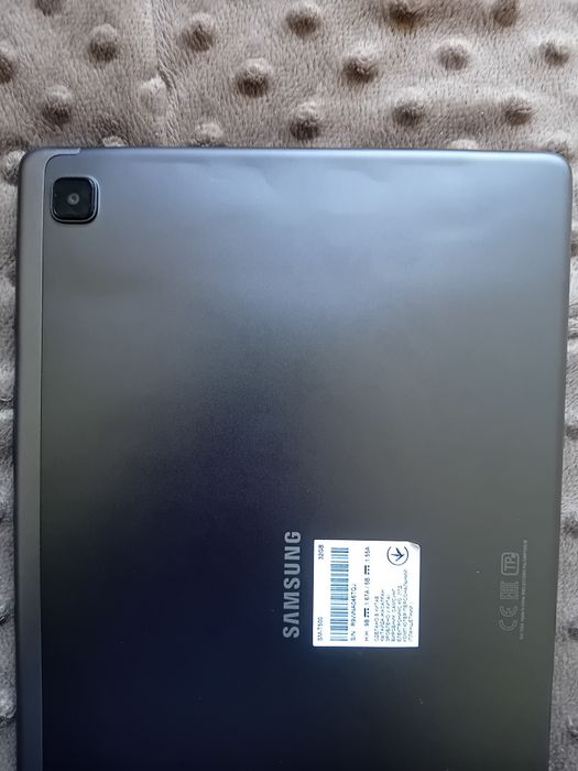 Планшет самсунг Tab А7  Т500 на запястини.