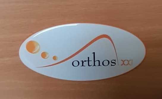 Cama articulada ORTHOS XXI com comando elétrico e colchão anti-escaras