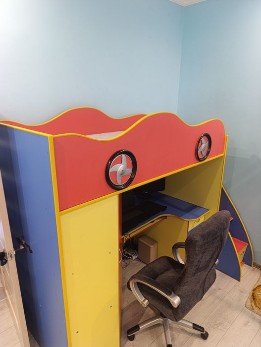 Ліжко для підлітка