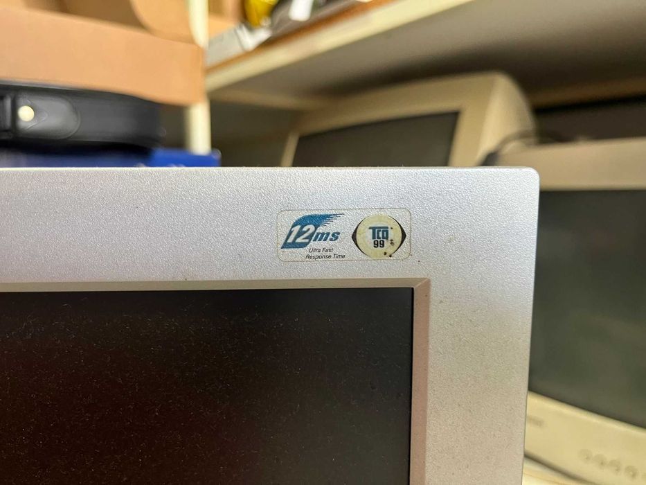 Monitor - LG Flatron L1730S