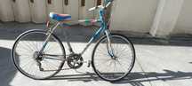 Bicicleta antiga tipo montanha