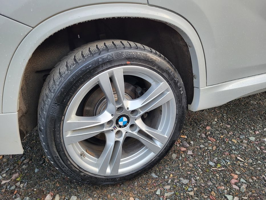BMW X1 biała perła