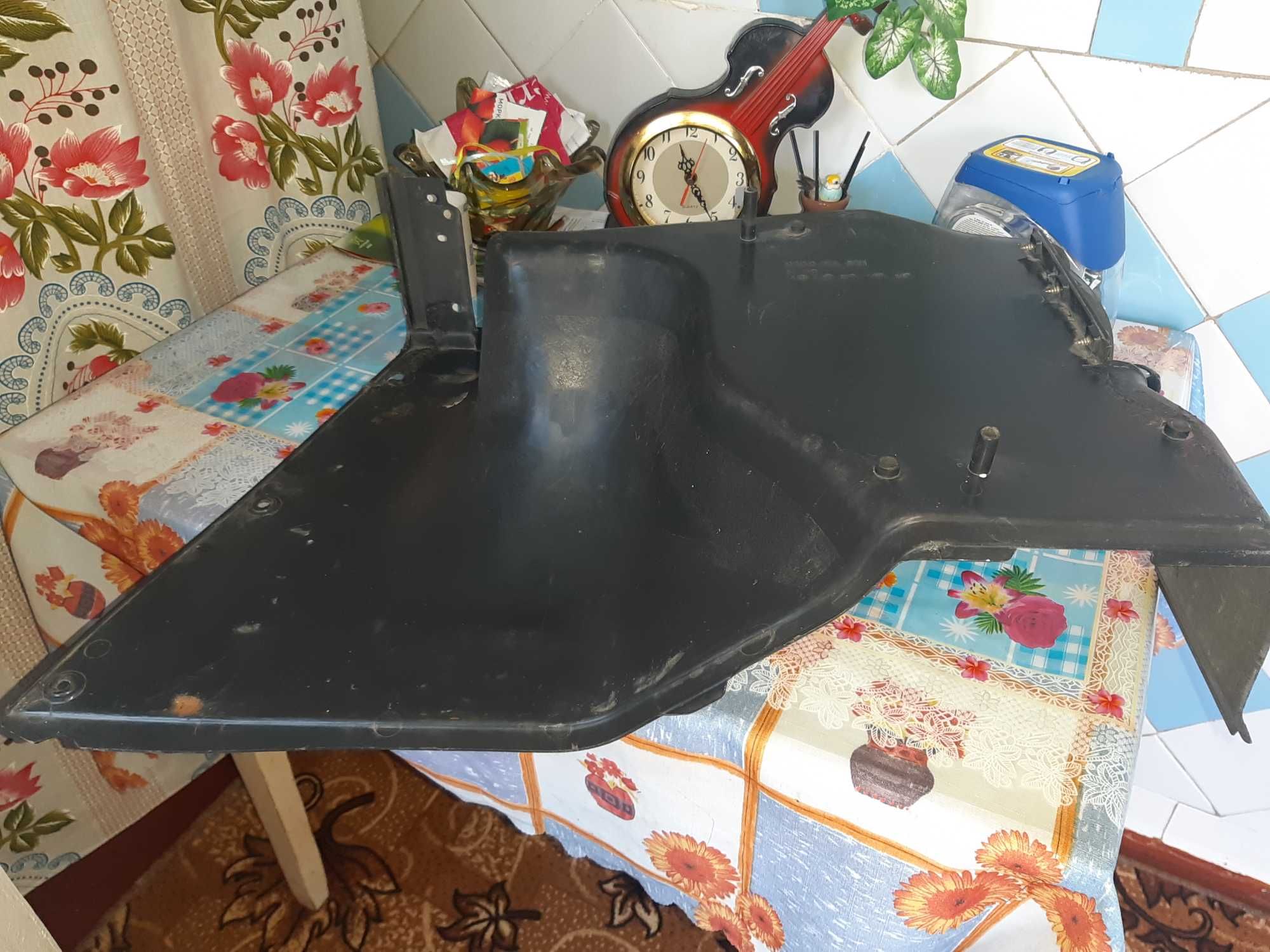 Мазда 323BF карта багажника левая Хечтбек