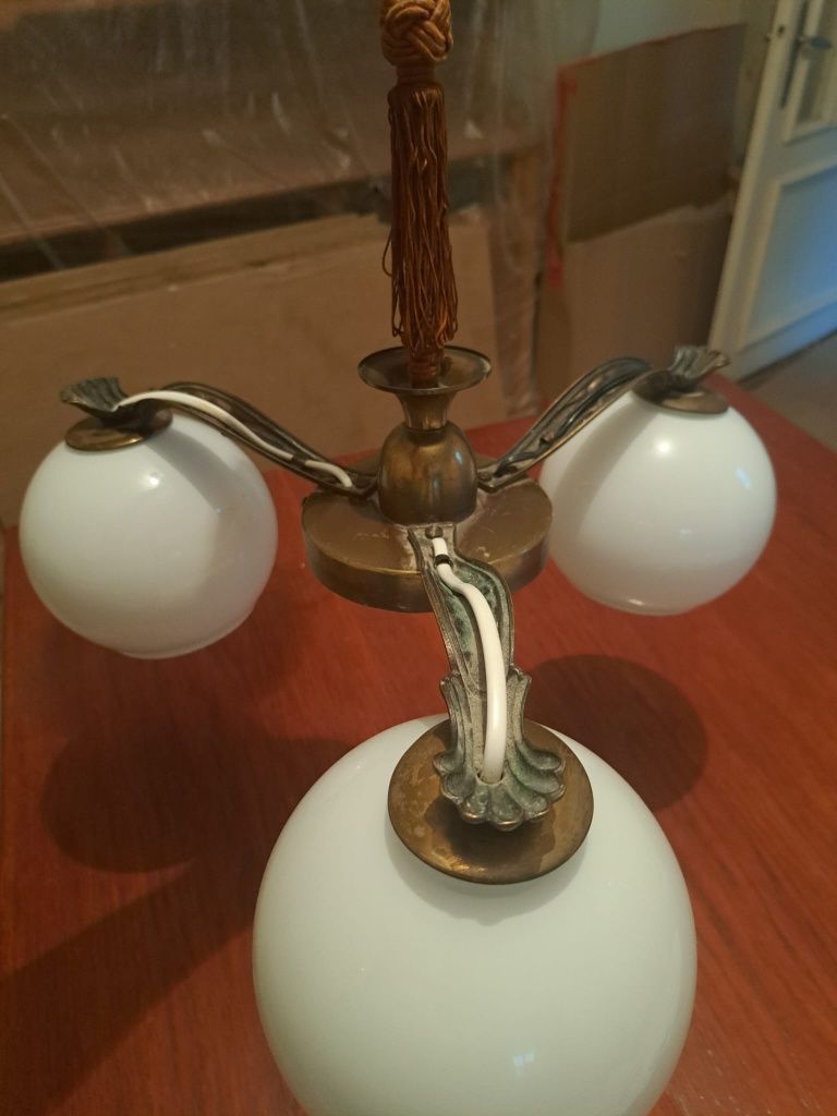 Zabytkowy mosiężny żyrandol/lampa