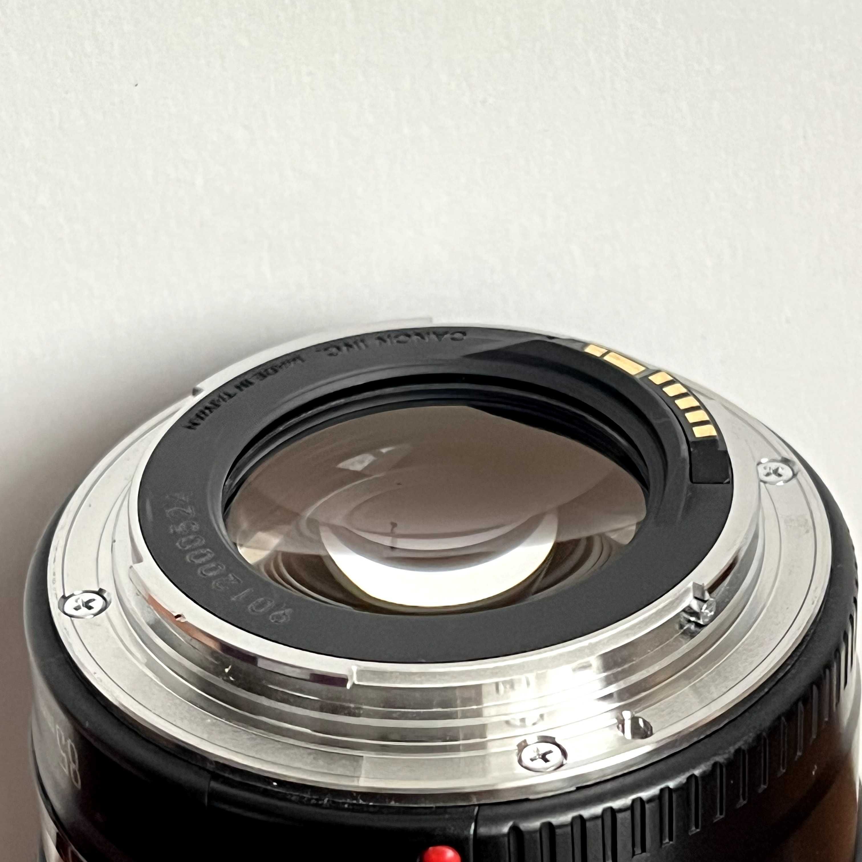 Obiektyw Canon EF 85 mm f/1.8 USM stan idealny