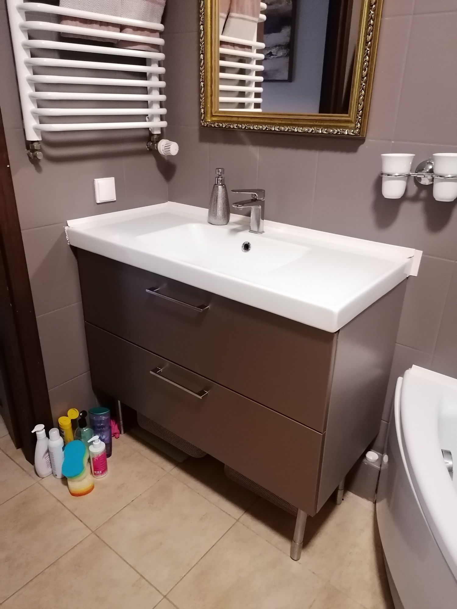 Szafka łazienkowa Ikea plus umywalka