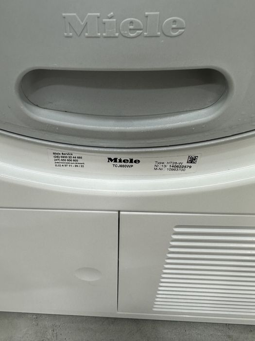 Сушильна машина Miele TCJ680 WP