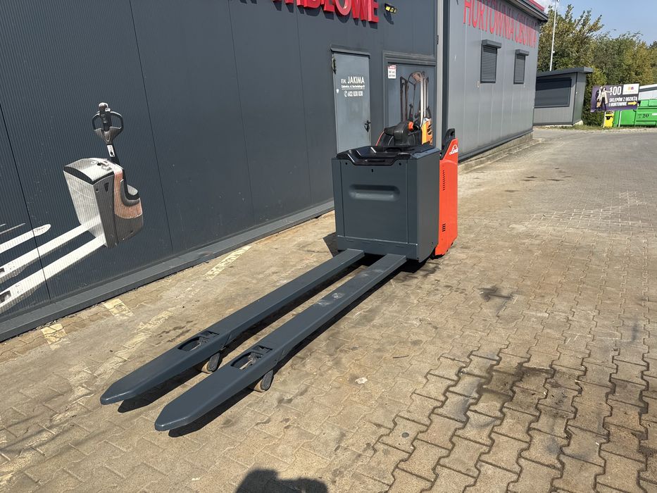 Paleciak elektryczny Linde T 20 Sp 2020 r rydwan widły 240 cm wózek