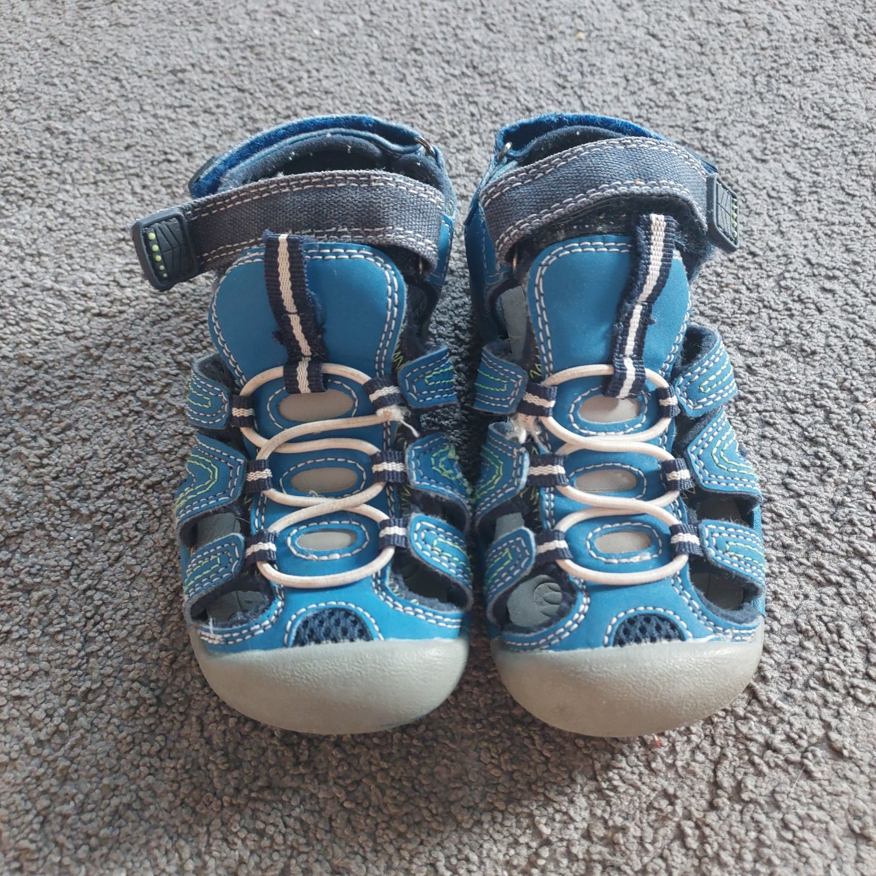 Niebieskie sandały chłopięce Fila r.26 wkł.15,5cm