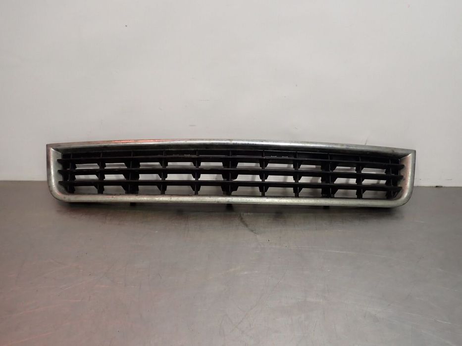 KRATKA ZDERZAKA PRZÓD AUDI A4 B6 8E0807647