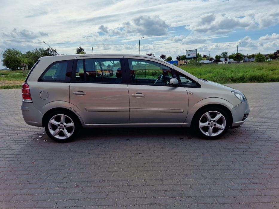 Opel Zafira 1.8i Automat 7osobowa zadbane zarejestrowane