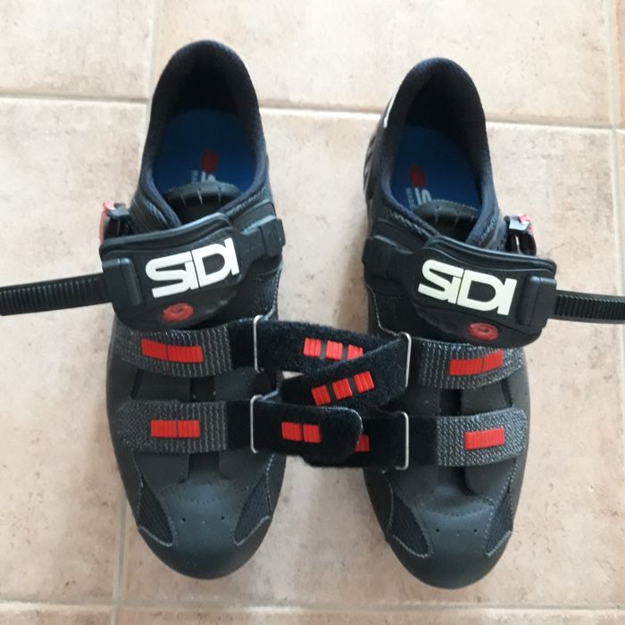 Sapatos sidi escarp estrada