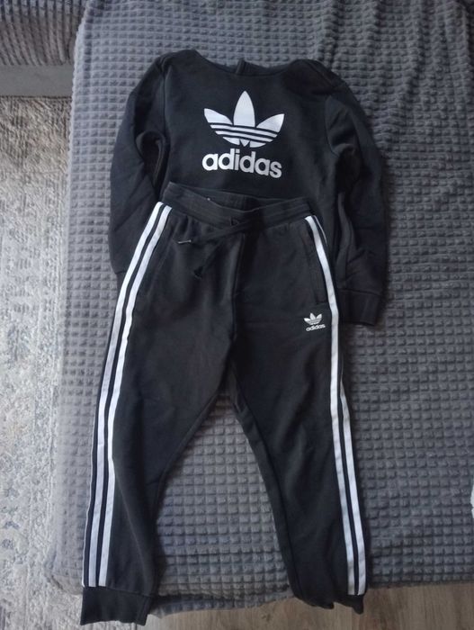 Dres dziecięcy Adidas rozm.128