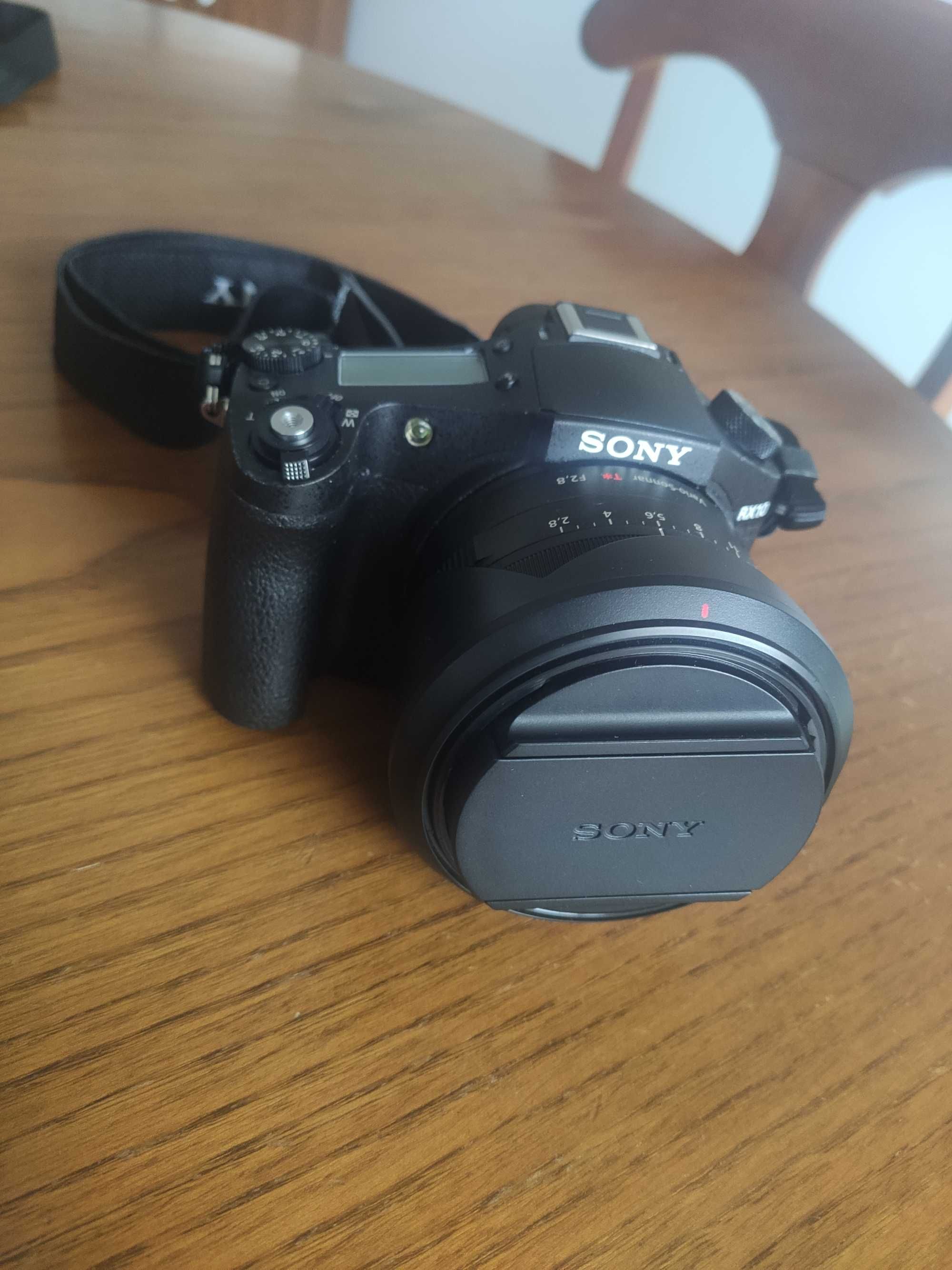 Câmara fotográfica - Sony Cyber-shot DSC-RX10 I + Kit