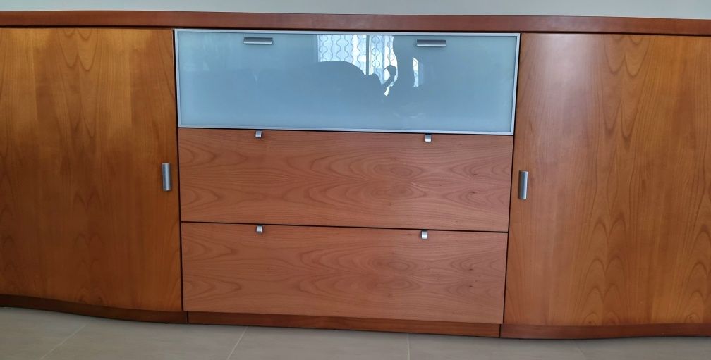 Aparador em cerejeira 2,4m