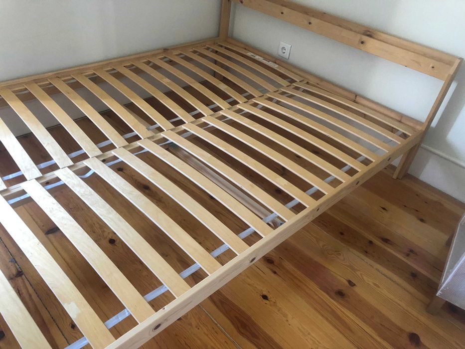 Cama Neiden + Estrado de Ripas Luroy IKEA