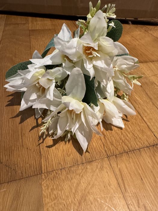 Bukiet sztucznych kwiatków