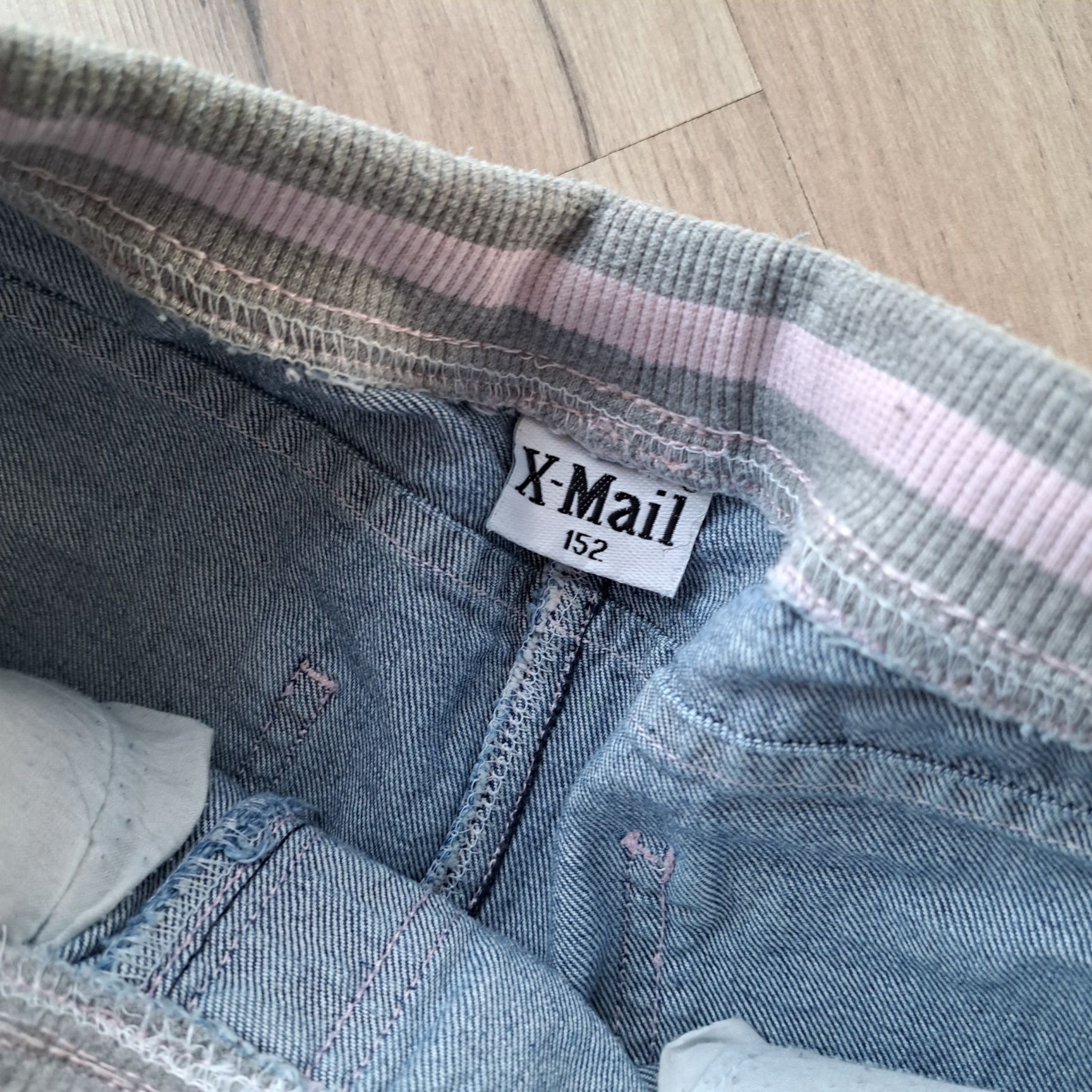 Dziewczęce jeansy joggery z rozszerzanymi nogawkami, rozmiar 152