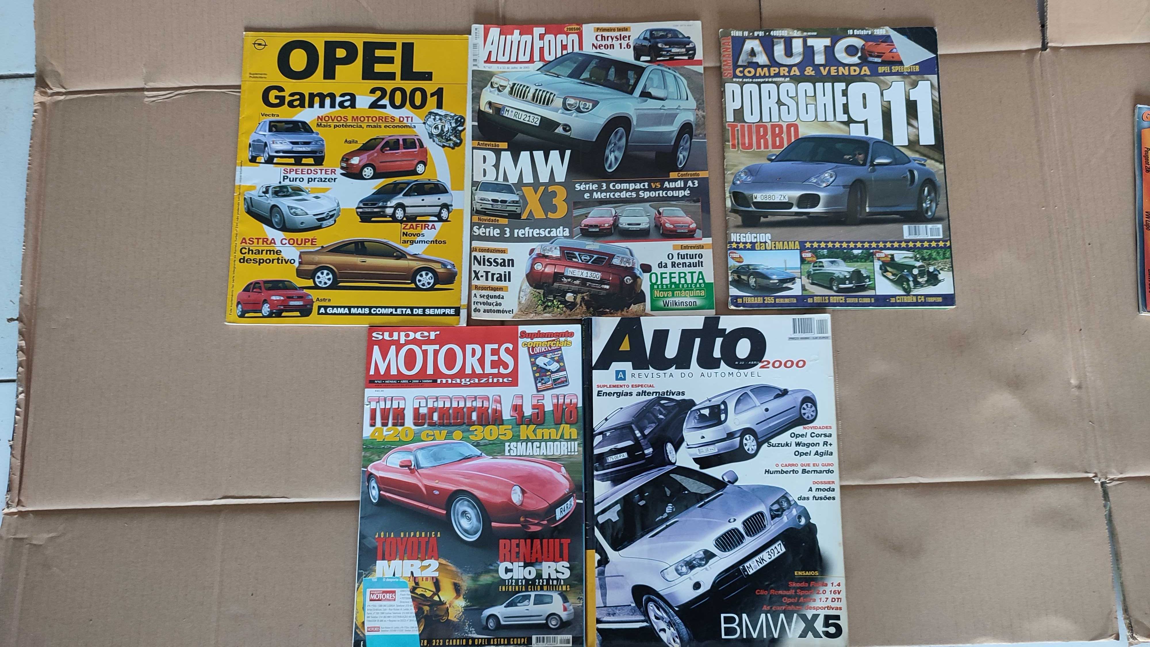Lote 24 revistas sobre Automóveis
