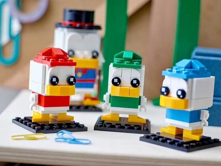 конструктор LEGO Скрудж Макдак, Хьюї, Дьюї та Луї 40477