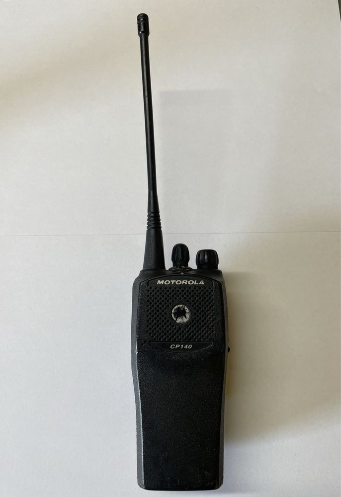 Радиостанция Motorola CP140 (VHF/UHF) радіостанція